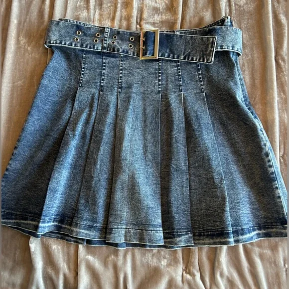 Denim Matching Skirt and Top Set - Picture 3 of 9